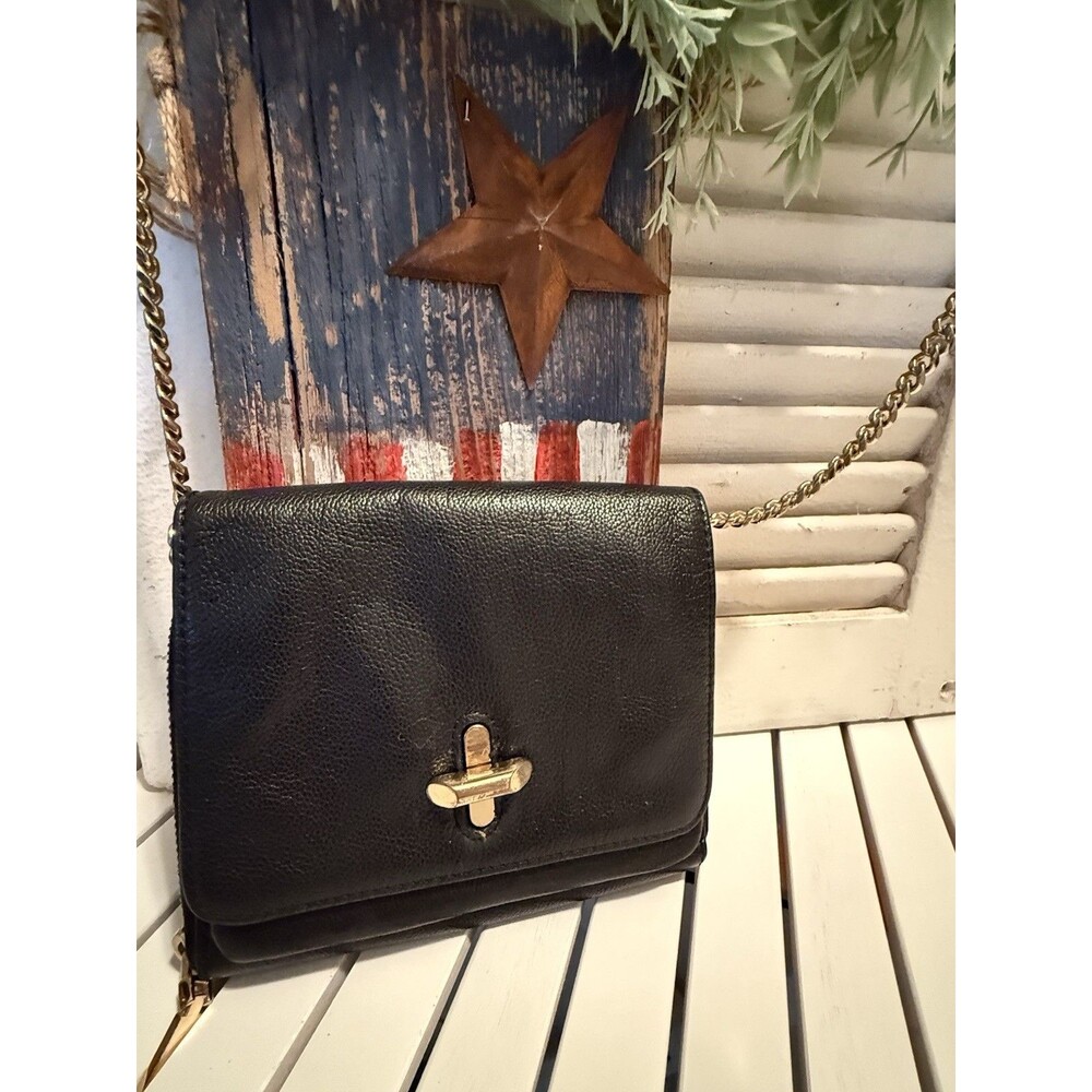 Vince Camuto Black Crossbody Bag Gold Chain Strap.  7 X 6   Zippered Compartment